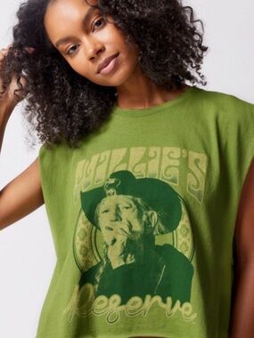 New Urban Outfitters Sold Out Willie Nelson graphic tee